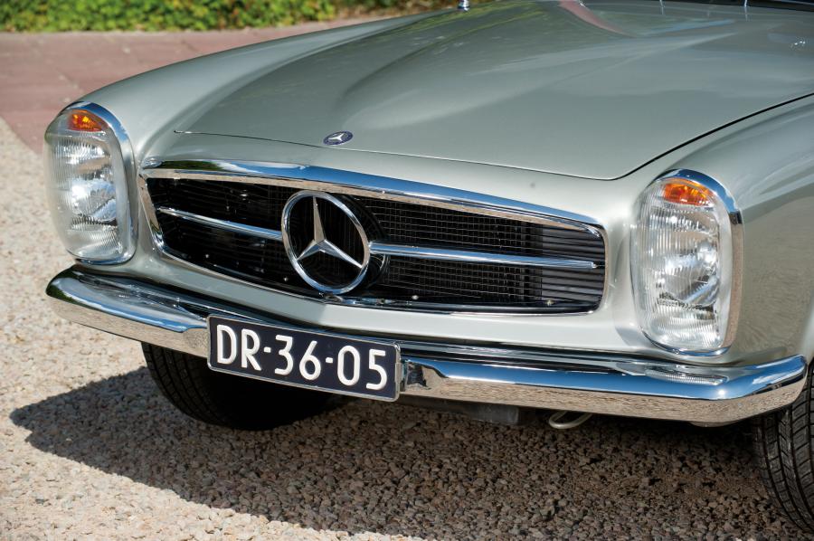  Mercedes-Benz 230 SL 1964 года  (фото 4 из 12)